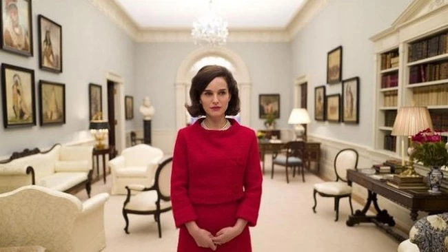 Η Natalie Portman μεταμορφώνεται σε Jackie Kennedy (Φωτογραφία)