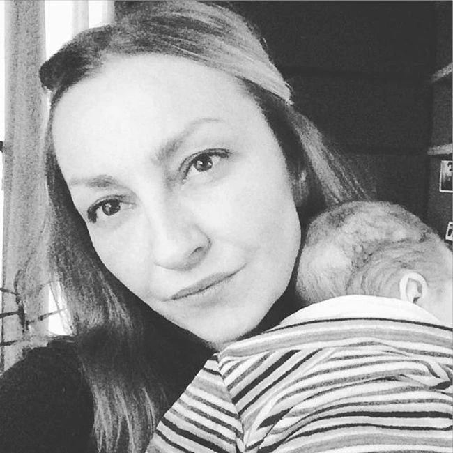 Ρούλα Ρέβη: Η selfie αγκαλιά με το μωρό της