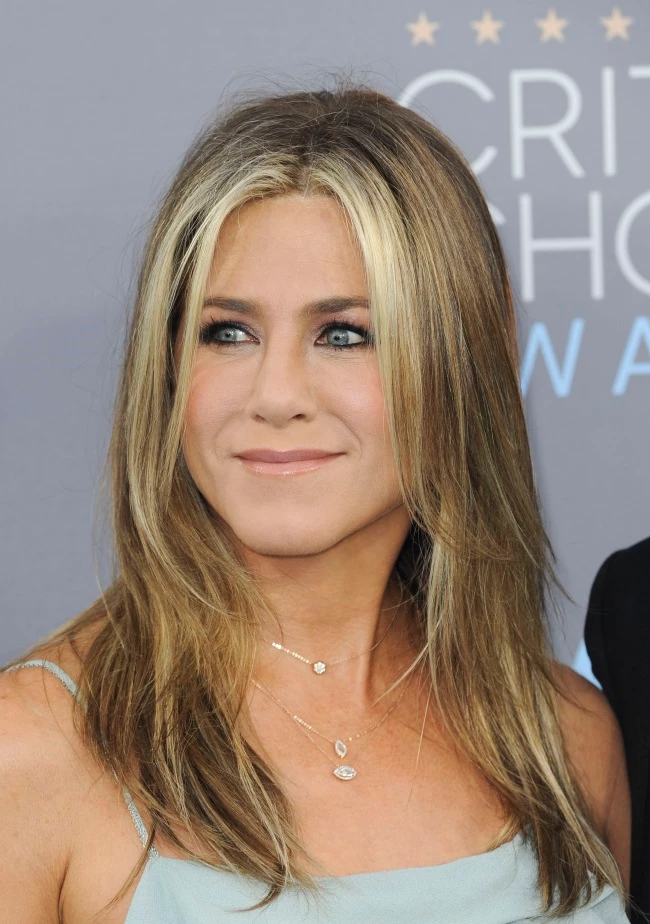 Ωχ, η Jennifer Aniston άλλαξε χρώμα μαλλιών! - εικόνα 2