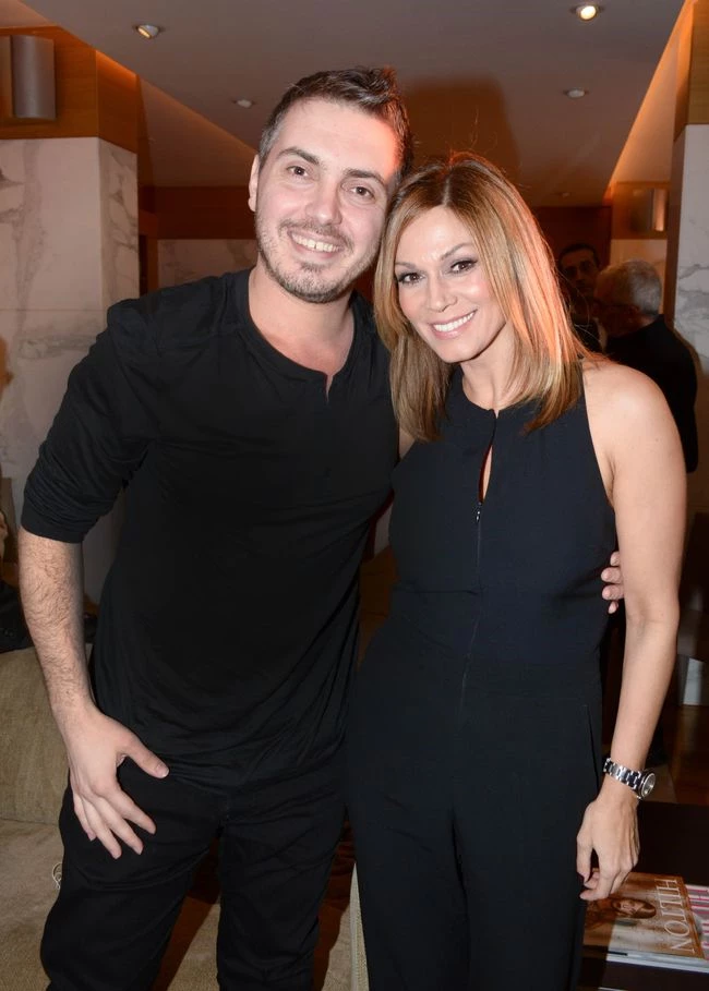 Η Cobalt music κόβει την πίτα με όλους τους καλλιτέχνες της | Celebrities  Ειδήσεις