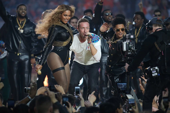 Beyonce, Chris Martin of Coldplay and Bruno Mars perform onstage during the Pepsi Super Bowl 50 Halftime Show at Levi's Stadium on February 7, 2016 in Santa Clara, CA, USA. Photo by Lionel Hahn/ABACAPRESS.COM | 533558_016 Santa Clara Etats-Unis United States