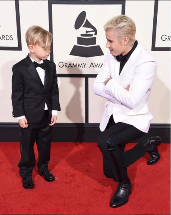 Ο Justin Bieber είχε τον πιο γλυκό συνοδό στα Grammys