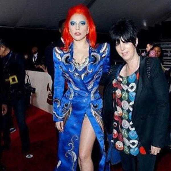 Η Lady Gaga ζει τη δική της David Bowie στιγμή στα Grammys - εικόνα 2