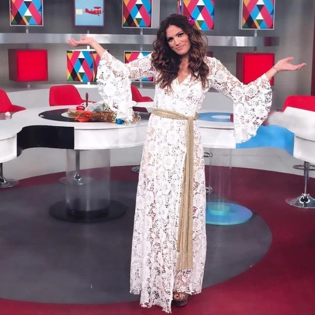 Τι φόρεσε η Μαίρη Συνατσάκη στην τελευταία εκπομπή του «Spata live»