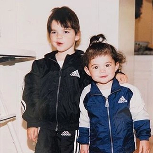Kendall και Kylie Jenner: Το ντροπιαστικό throwback από τα 90s
