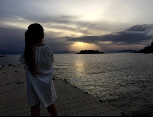 Η Victoria Beckham είναι ενθουσιασμένη με τις ελληνικές θάλασσες και το δείχνει