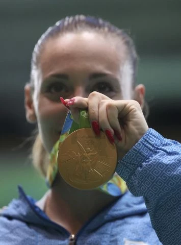 Άννα Κορακάκη: Η χρυσή Ολυμπιονίκης που έσπασε τα ρεκόρ!