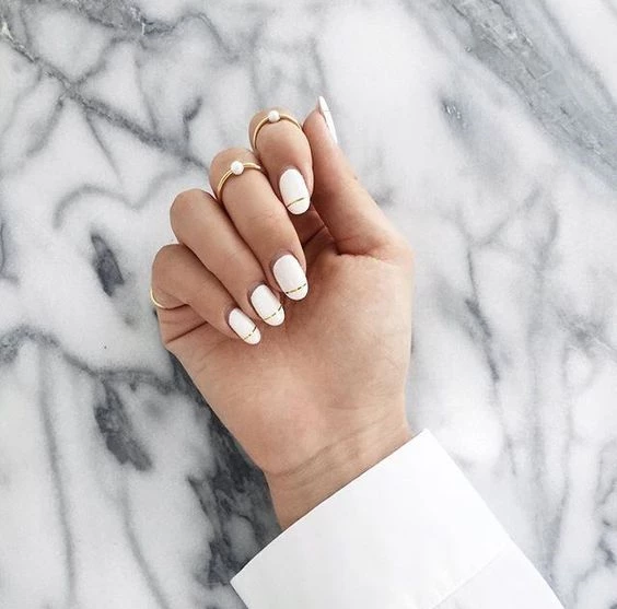 Κατεστραμμένα νύχια; 10 πανεύκολα μυστικά για να τα σώσεις