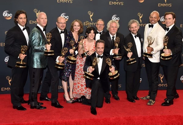 Cast & Crew of 'The People v. O. J. Simpson: American Crime Story', winners of Outstanding Limited Series, pose in the press room during the 68th Annual Primetime Emmy Awards at Microsoft Theater on September 18, 2016 in Los Angeles, CA, USA. Photo by Lionel Hahn/ABACAPRESS.COM | 563613_081 Los Angeles Etats-Unis United States