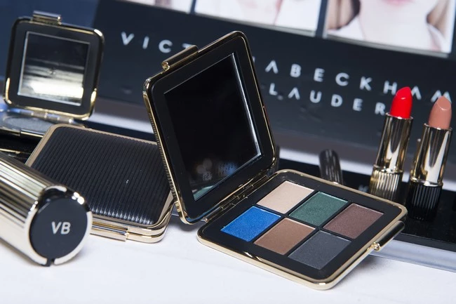 Victoria Beckham SS17 Beauty Look: Όλες οι λεπτομέρειες, οι τάσεις και τα προϊόντα!