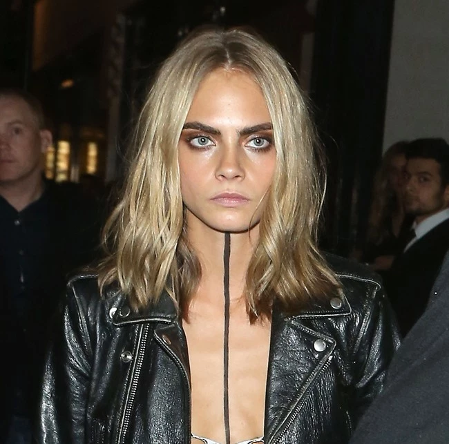 Cara Delevingne: Η ριζική αλλαγή στην εξωτερική της εμφάνιση