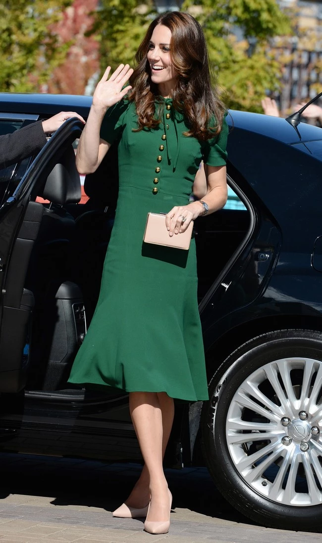 Kate Middleton: Δες το άψογο Dolce & Gabbana φόρεμά της που έκλεψε τις εντυπώσεις