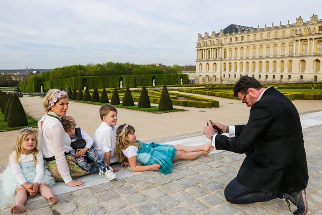 EMBARGOED FOR WEB AND APPS IN FRANCE UNTIL MAY 14, 2016 - Exclusive - Tori Spelling with her husband Dean McDermott and their children Finn Davey, Liam Aaron, Stella Doreen, Hattie Margaret visit the Chateau de Versailles, Versailles, France on April 20, 2016. Photo by ABACAPRESS.COM | 543701_058 Versailles France