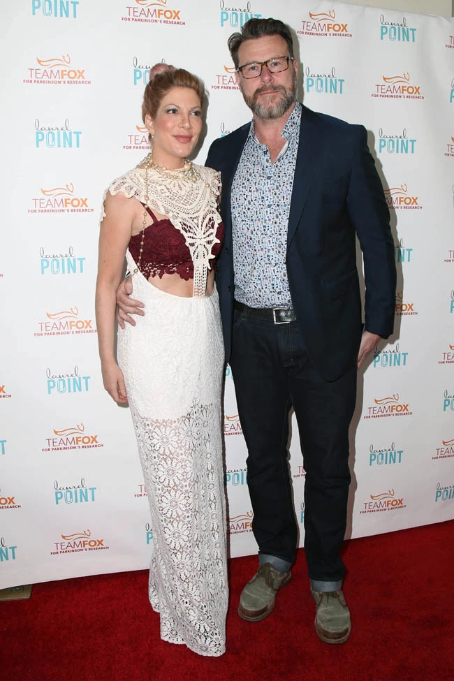 Tori Spelling, Dean McDermott at 'Raising the Bar to End Parkinson's,' Laurel Point, Studio City, Los Angeles, CA, USA, on July 27, 2016. Photo by David Edwards/DailyCeleb/ABACAPRESS.COM | 557023_005 Los Angeles Etats-Unis United States