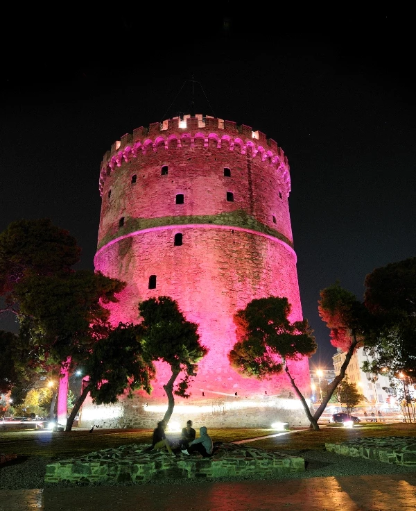 Τo Δημοτικό Θέατρο Πειραιά φωταγωγείται σε ροζ χρώμα! - εικόνα 7