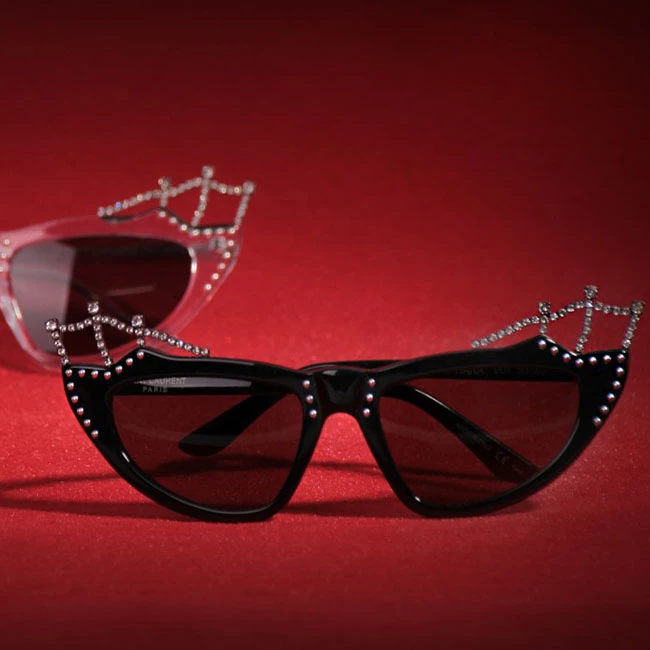 Party Sunglasses: Τα πιο εντυπωσιακά και λαμπερά γυαλιά ηλίου