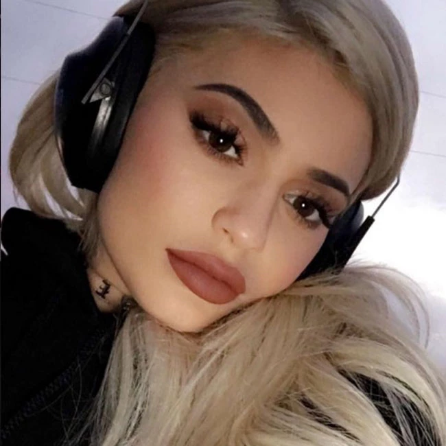 Kylie Jenner | Δεν θα πιστεύεις σε ποια ηλικία έκανε την πρώτη της επέμβαση