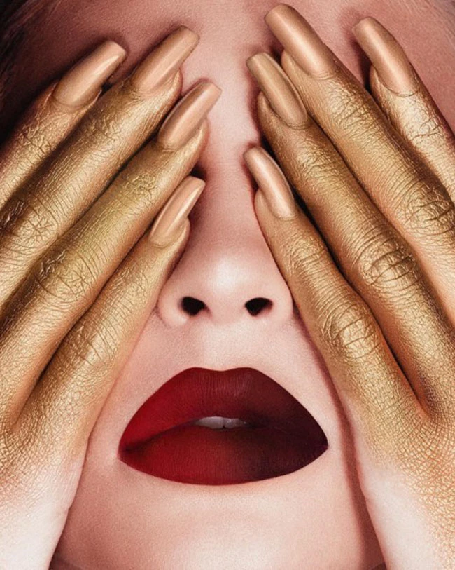 Kylie Jenner: Κατηγορείται για αντιγραφή από γνωστή makeup artist (φωτογραφίες)