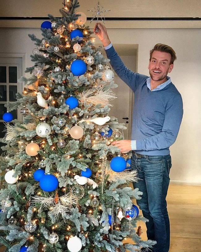 Σπύρος Σούλης: Το εντυπωσιακό χριστουγεννιάτικο δέντρο που στόλισε στο σπίτι του