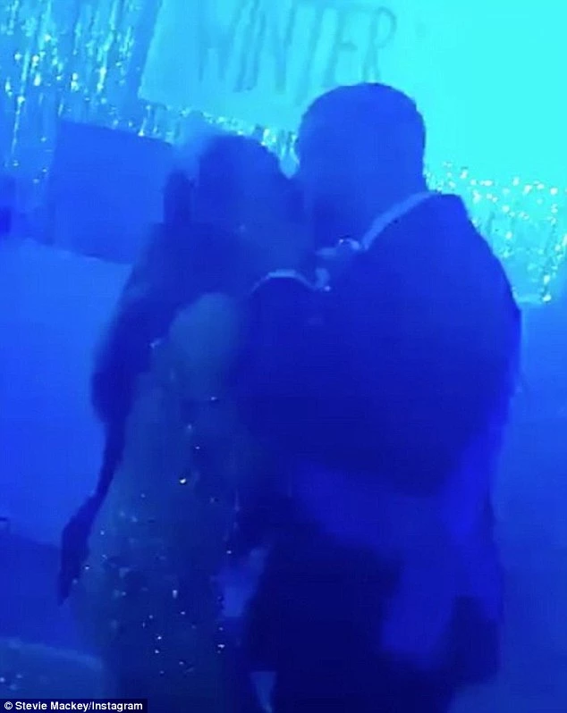 Jennifer Lopez- Drake: Για πρώτη φορά το νέο ζευγάρι σε τρυφερές στιγμές!