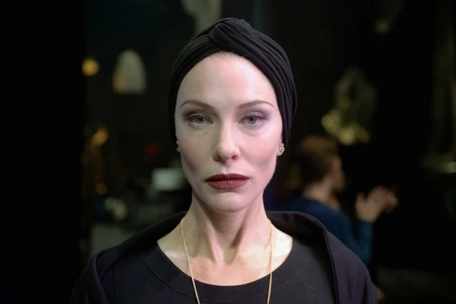 H Cate Blanchett ενσαρκώνει 13 διαφορετικούς ρόλους για το installation του Manifesto