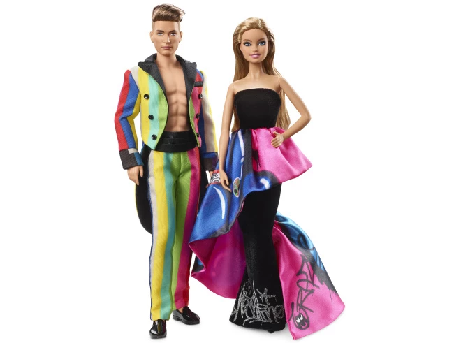 Moschino: Ντύνει τη Barbie και τον Ken αυτά τα Χριστούγεννα!
