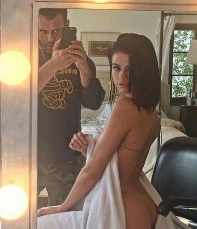 Selena Gomez: Η ημίγυμνη φωτογραφία της που προκάλεσε αντιδράσεις