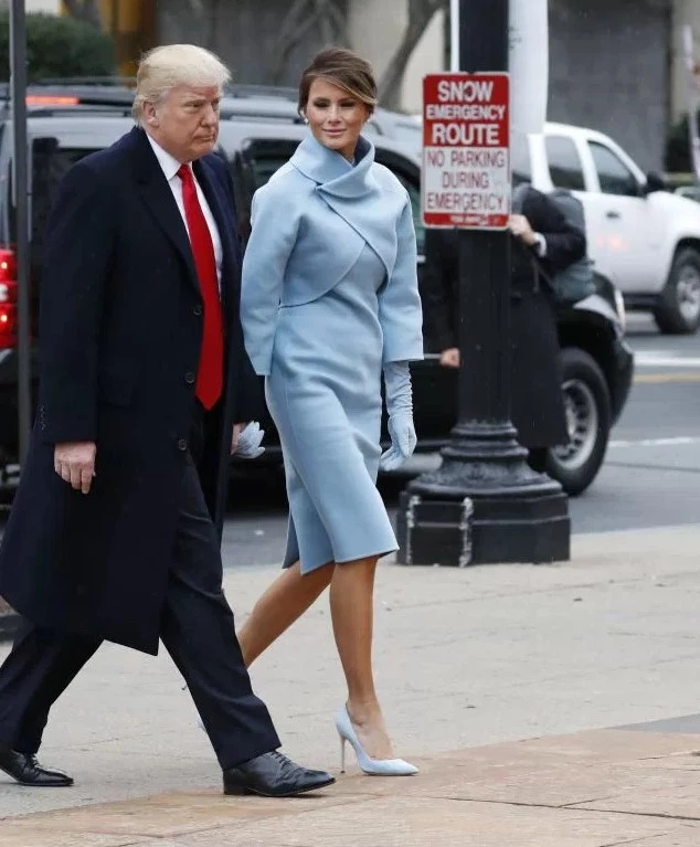 Melania Trump: Τι επέλεξε να φορέσει στην τελετή ορκωμοσίας του Donald Trump; - εικόνα 2