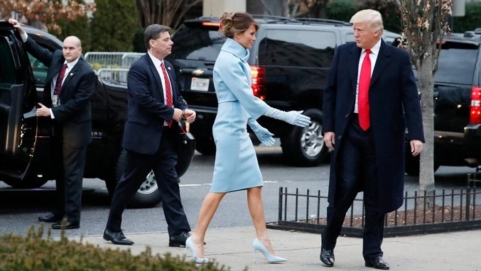Melania Trump: Τι επέλεξε να φορέσει στην τελετή ορκωμοσίας του Donald Trump; - εικόνα 3