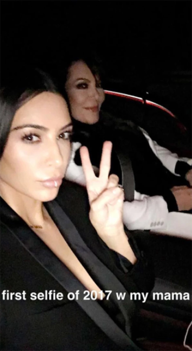 Kim Kardashian: Ανάρτησε την πρώτη της selfie για το 2017