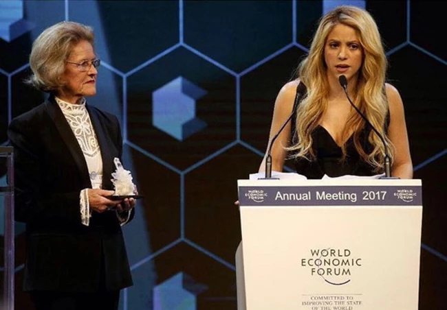 Shakira: Καλεί πολιτικούς και επιχειρηματίες να βοηθήσουν στην ανατροφή των μελλοντικών ηγετών - εικόνα 2
