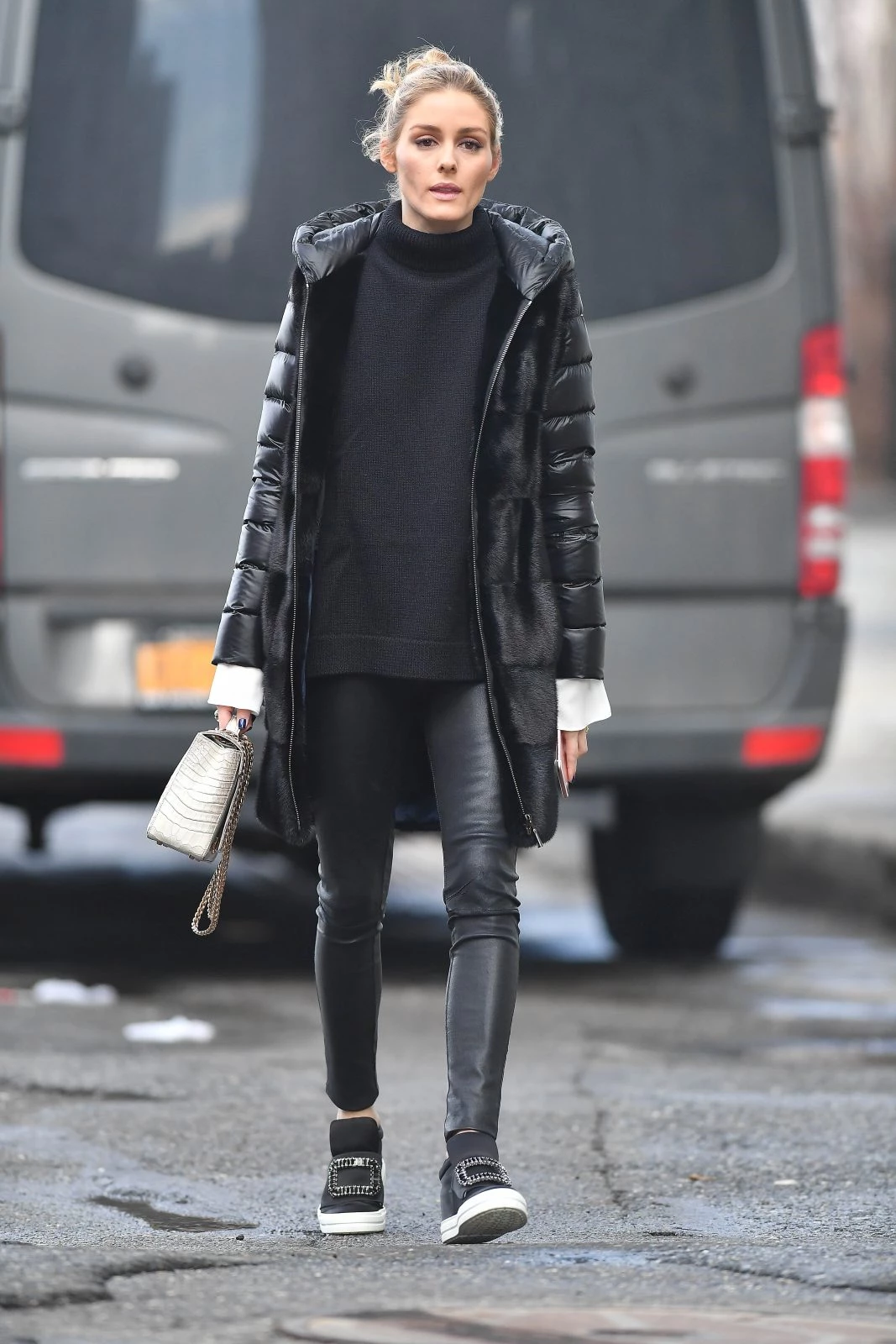 Πώς να φορέσω τα sneakers; Πάρε έμπνευση από την Olivia Palermo