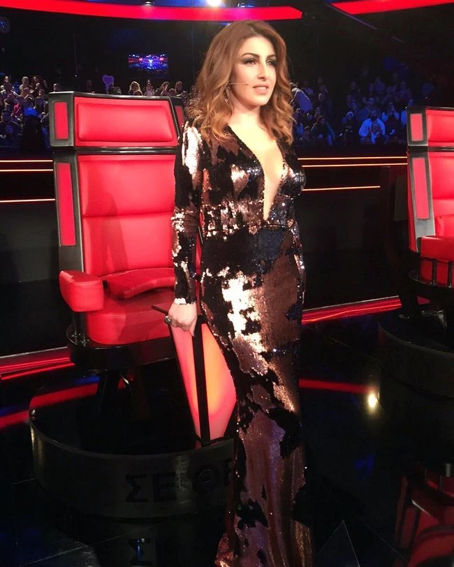 Έλενα Παπαρίζου: Τι φόρεσε στον ημιτελικό του The Voice