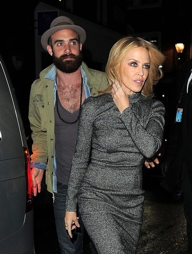 Kylie Minogue: Χώρισε πριν τον γάμο λόγω τρίτου προσώπου!