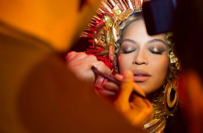 Beyonce: Οι φωτογραφίες από την προετοιμασία και το after party των Grammy Awards