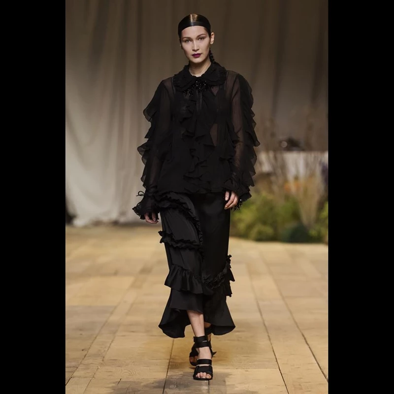 H&M Studio Άνοιξη/ Καλοκαίρι 2017: Όλα όσα έγιναν στο fashion show - εικόνα 1