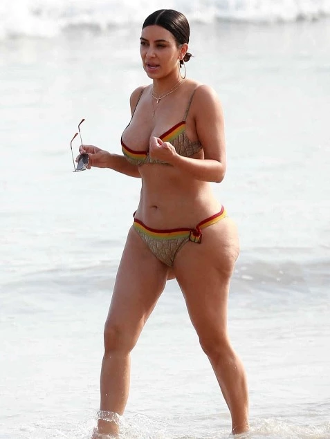 Kim Kardashian: Έτσι είναι το σώμα της χωρίς ίχνος photoshop!