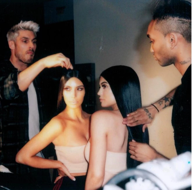 Kylie Jenner x Kim Kardashian: Αυτά είναι τα πρώτα καλλυντικά της συνεργασίας τους!