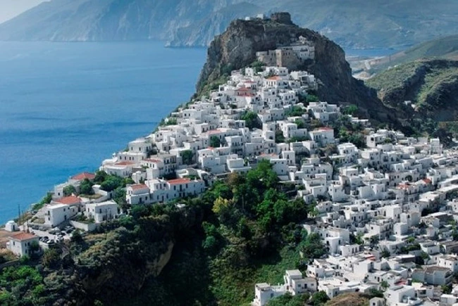 Αυτά είναι τα κρυμμένα διαμάντια της Ελλάδας που αποθεώνει η Telegraph