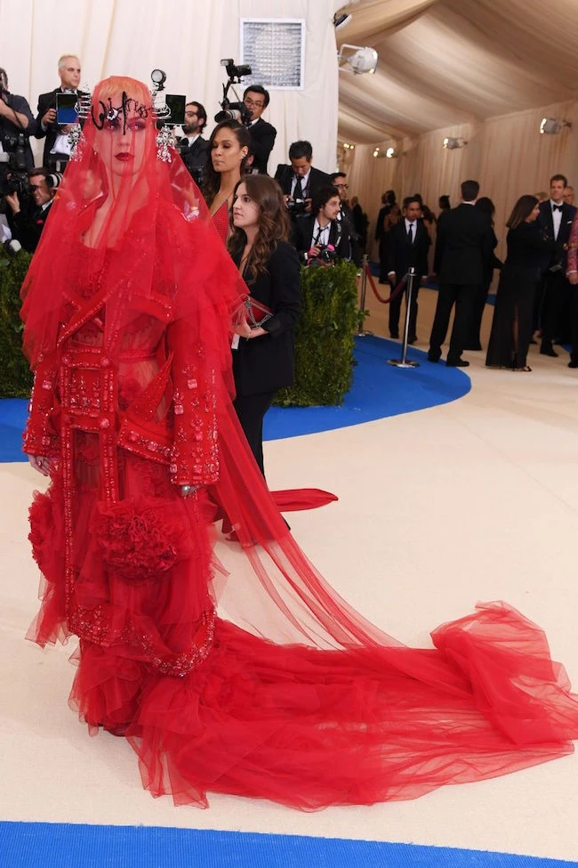 Katy Perry: Το φόρεμά της στο Met Gala δίχασε τους fans της