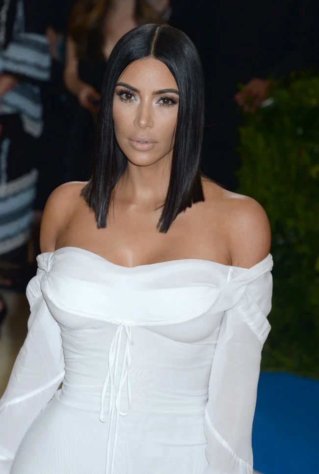 Αποκλειστικό: Επιτέλους, γνωρίζουμε όλα τα προϊόντα που χρησιμοποιεί η Kim Kardashian και είναι τόσο τέλεια! - εικόνα 2