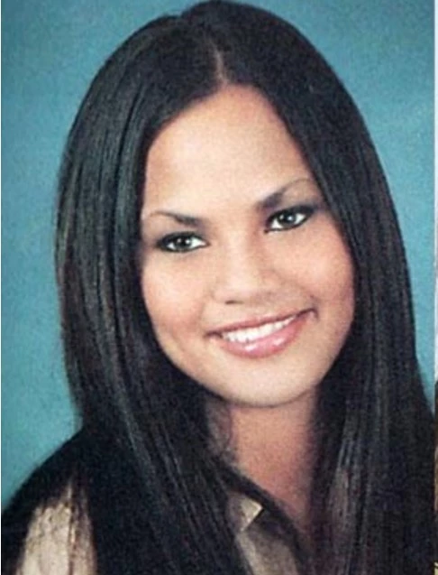 Το διάσημο μοντέλο παραδέχεται: «Όλα πάνω μου είναι ψεύτικα εκτός από τα μάγουλά μου» - εικόνα 2