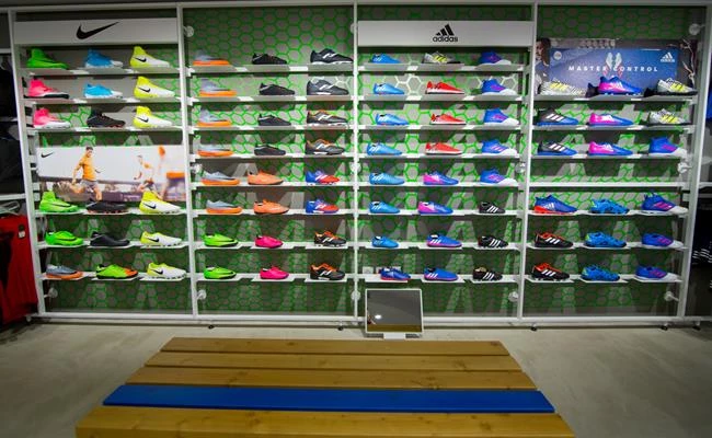 INTERSPORT: Το νέο της κατάστημα είναι ένας "ναός" του sportswear! - εικόνα 3
