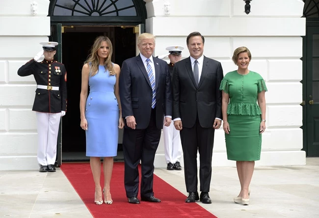 Melania Trump: Νέα εντυπωσιακή εμφάνιση στον Λευκό Οίκο!