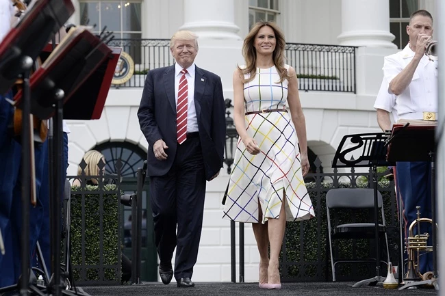 Melania Trump: Εντυπωσιακή με φόρεμα Ελληνίδας σχεδιάστριας!