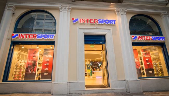 INTERSPORT: Το νέο της κατάστημα είναι ένας "ναός" του sportswear!