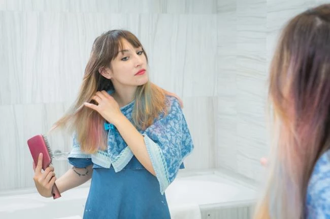 Opal Hair: Αναλυτικές οδηγίες για να κάνεις το υπέρτατο hair trend μόνη σου, στο σπίτι! - εικόνα 5