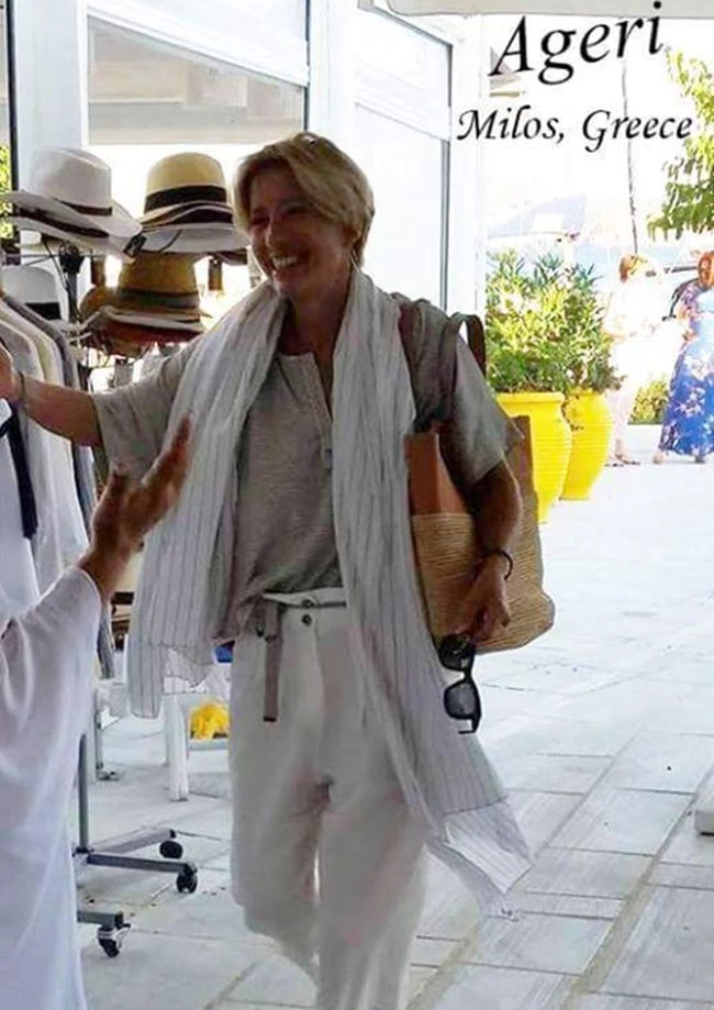 Emma Thompson: Διακοπές στη Μήλο για την πασίγνωστη ηθοποιό