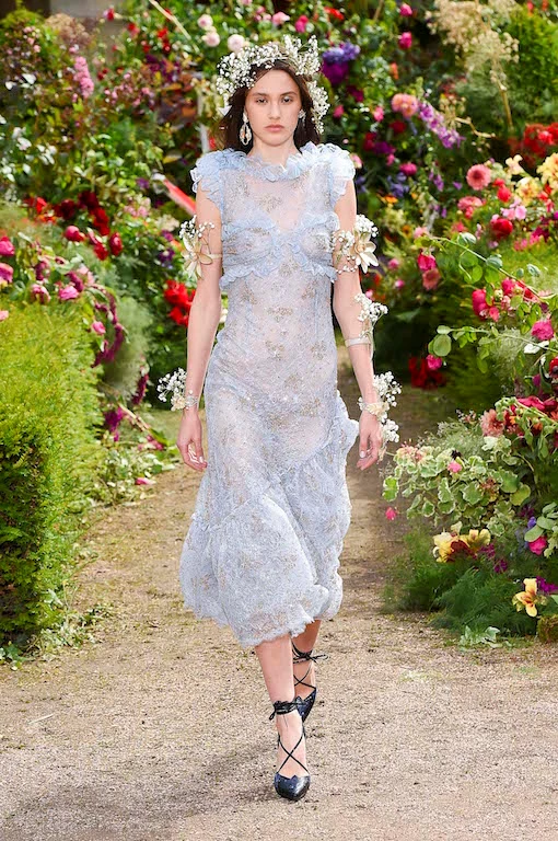 Rodarte SS18: Το εντυπωσιακό ντεμπούτο του οίκου στην Εβδομάδα Μόδας Υψηλής Ραπτικής