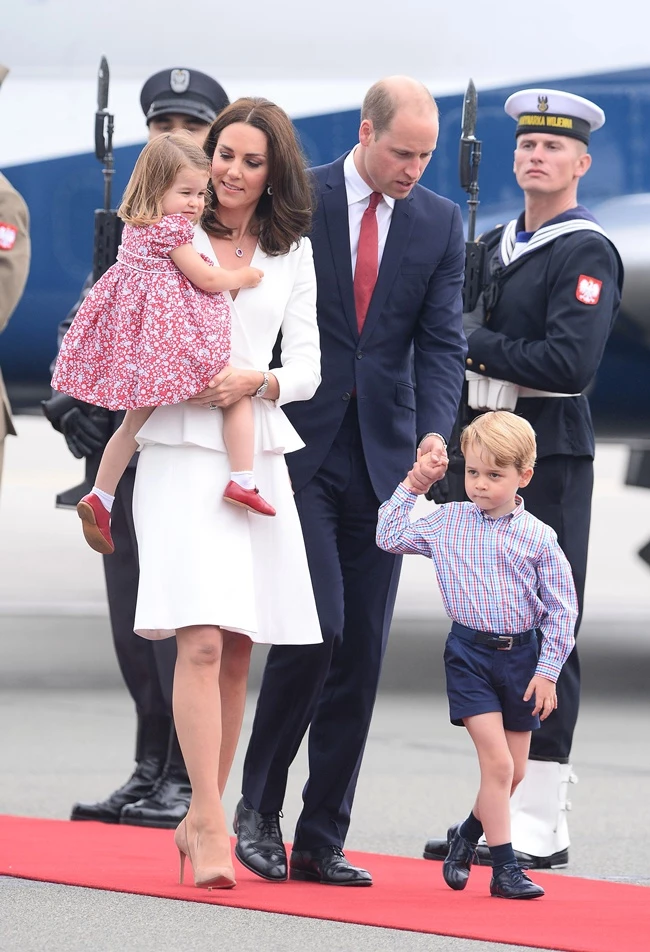 Kate Middleton - Πρίγκιπας William: Ξεκίνησαν το ταξίδι στην Ευρώπη!